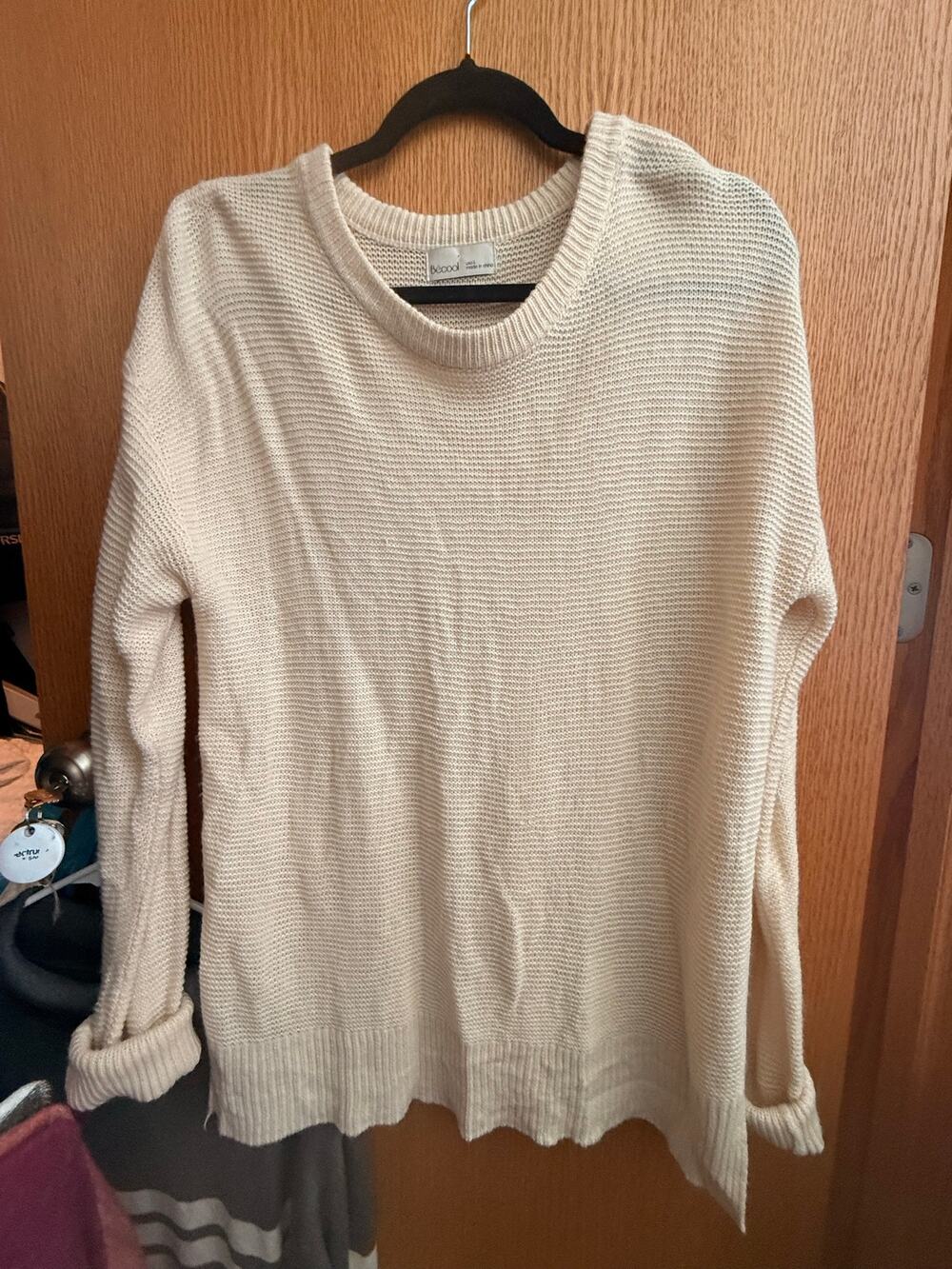 Be Cool Light Knit Sweater Size Large